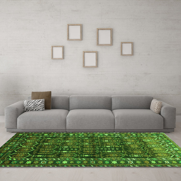 Machine Washable Persian Green Traditional Area Rugs in a Living Room,, wshtr1127grn