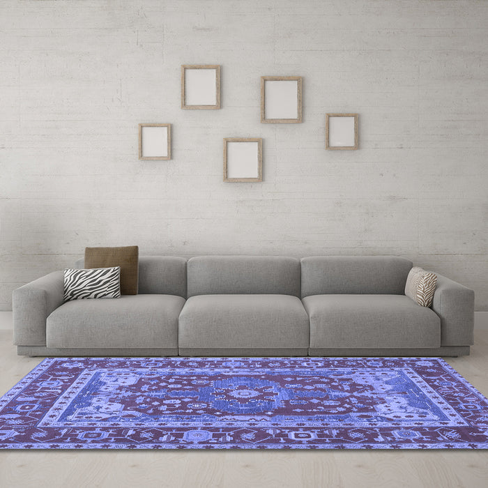 Machine Washable Persian Blue Traditional Rug in a Living Room, wshtr1128blu