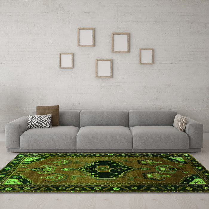 Machine Washable Persian Green Traditional Area Rugs in a Living Room,, wshtr112grn