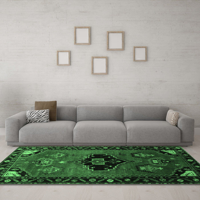Machine Washable Persian Emerald Green Traditional Area Rugs in a Living Room,, wshtr112emgrn