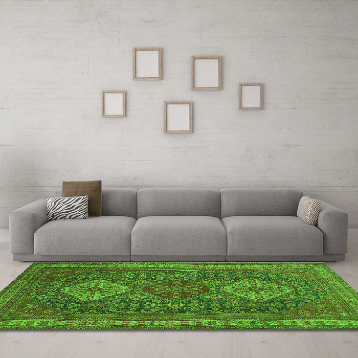 Machine Washable Persian Green Traditional Area Rugs in a Living Room,, wshtr1130grn
