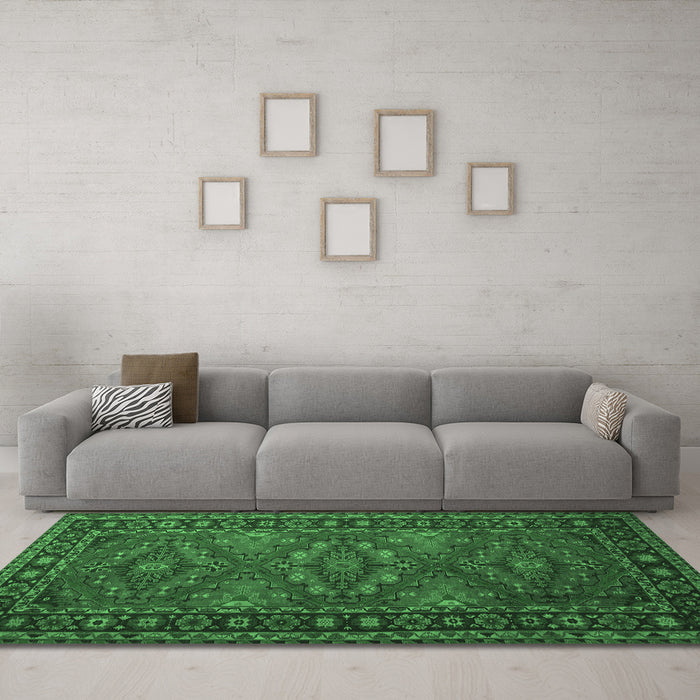 Machine Washable Persian Emerald Green Traditional Area Rugs in a Living Room,, wshtr1131emgrn