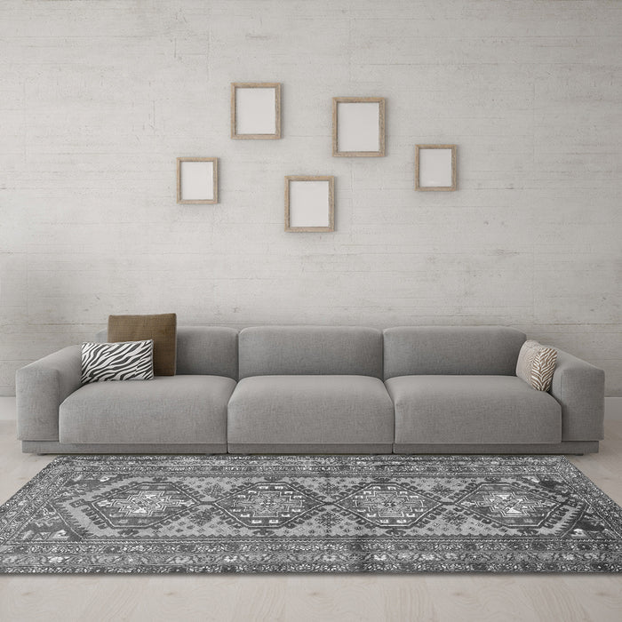 Machine Washable Persian Gray Traditional Rug in a Living Room,, wshtr1134gry