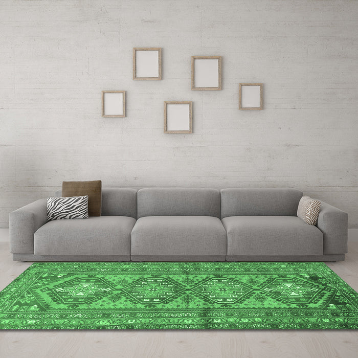 Machine Washable Persian Emerald Green Traditional Area Rugs in a Living Room,, wshtr1134emgrn