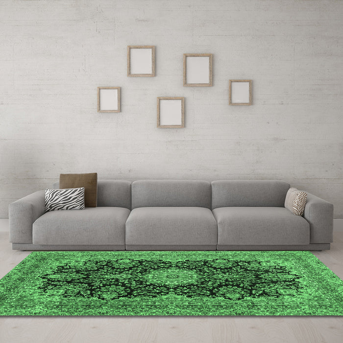 Machine Washable Medallion Emerald Green Traditional Area Rugs in a Living Room,, wshtr1135emgrn