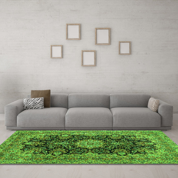 Machine Washable Medallion Green Traditional Area Rugs in a Living Room,, wshtr1135grn