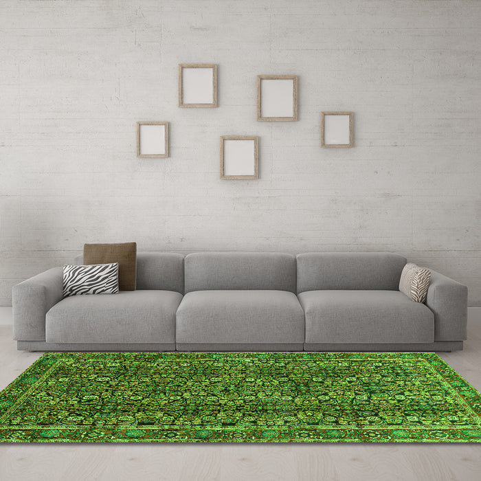 Machine Washable Persian Green Traditional Area Rugs in a Living Room,, wshtr1136grn