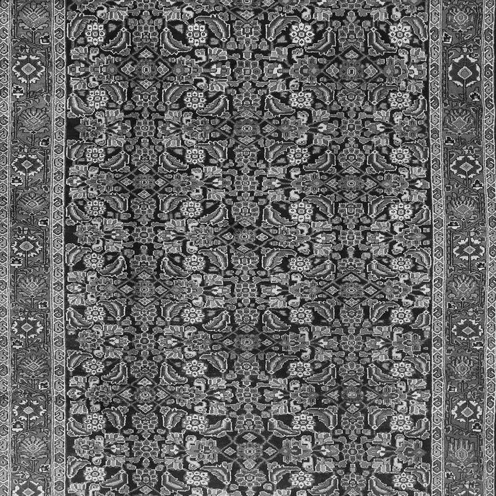 Serging Thickness of Machine Washable Persian Gray Traditional Rug, wshtr1136gry