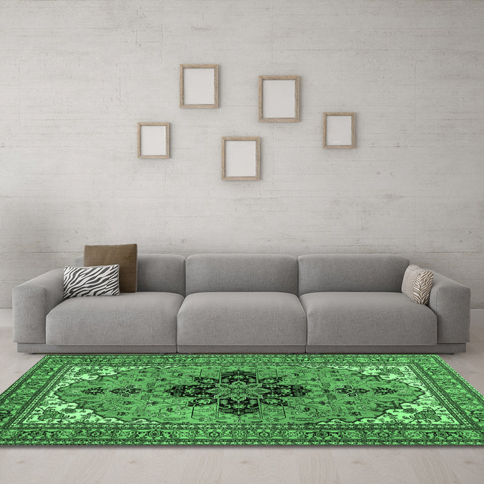 Machine Washable Medallion Emerald Green Traditional Area Rugs in a Living Room,, wshtr1137emgrn