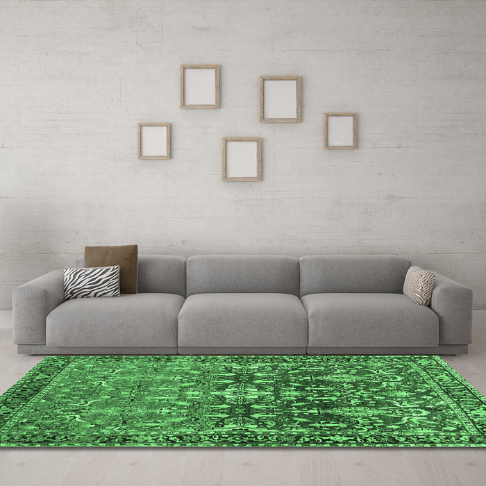 Machine Washable Persian Emerald Green Traditional Area Rugs in a Living Room,, wshtr1139emgrn
