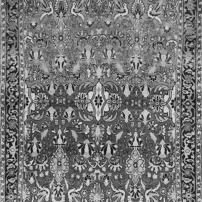 Serging Thickness of Machine Washable Persian Gray Traditional Rug, wshtr1139gry