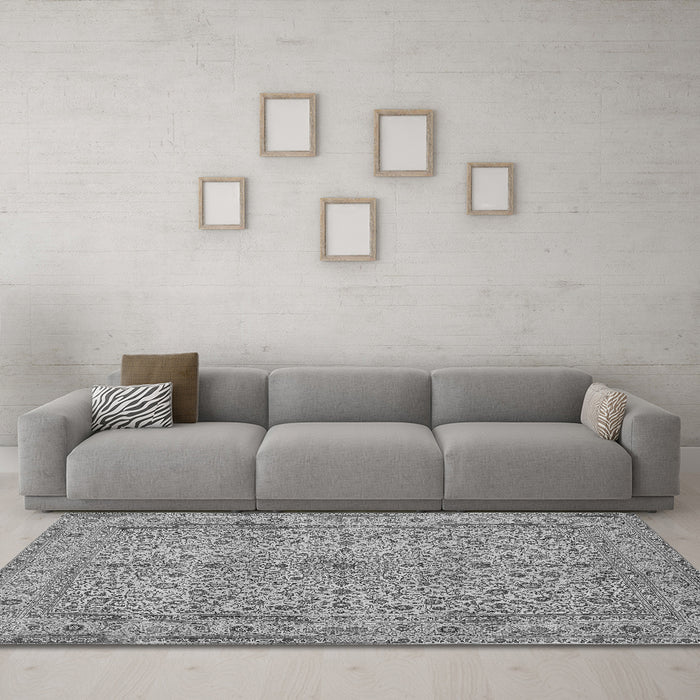 Machine Washable Persian Gray Traditional Rug in a Living Room,, wshtr113gry