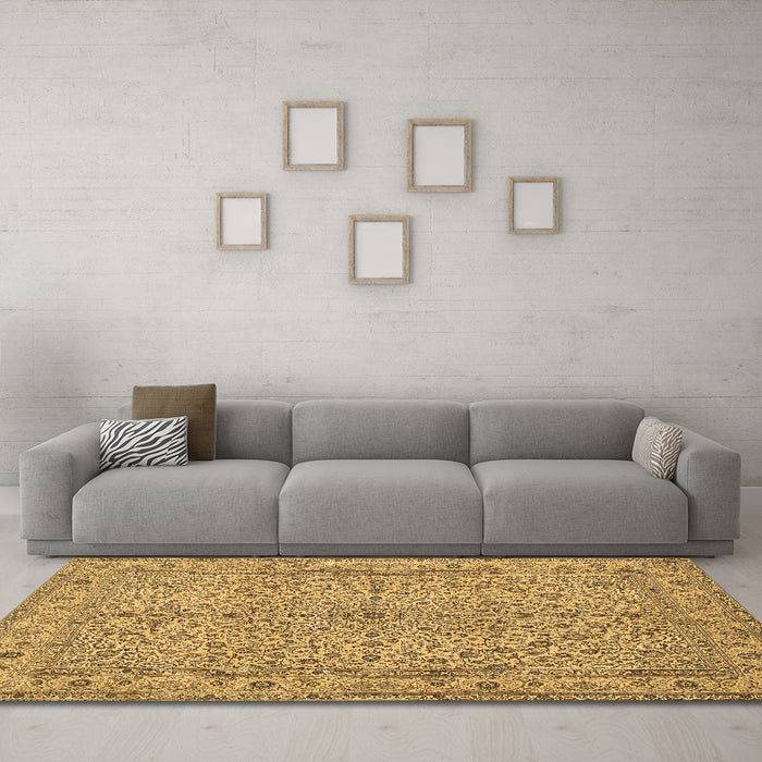 Machine Washable Persian Brown Traditional Rug in a Living Room,, wshtr113brn