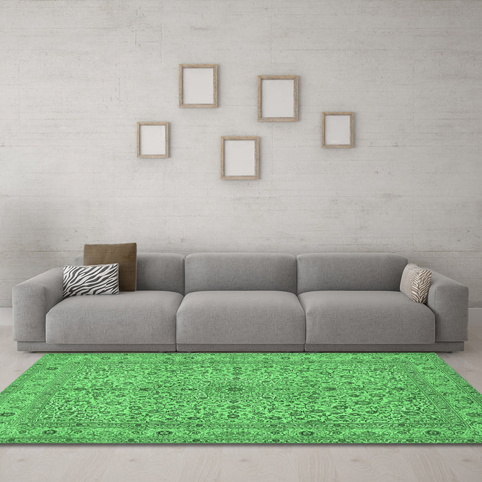 Machine Washable Persian Emerald Green Traditional Area Rugs in a Living Room,, wshtr113emgrn