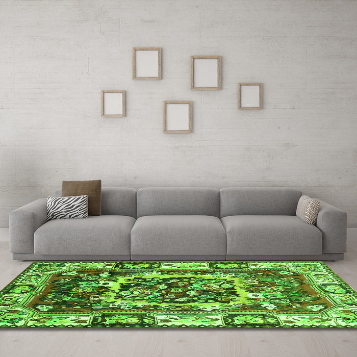 Machine Washable Persian Green Traditional Area Rugs in a Living Room,, wshtr1141grn