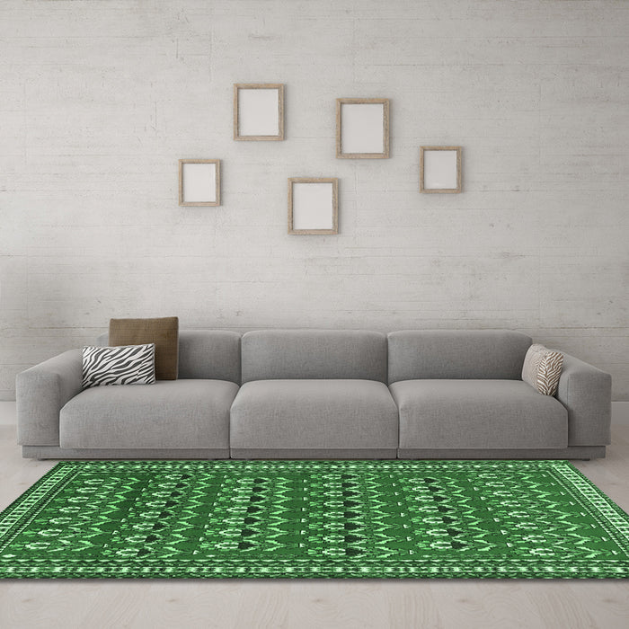 Machine Washable Persian Emerald Green Traditional Area Rugs in a Living Room,, wshtr1143emgrn