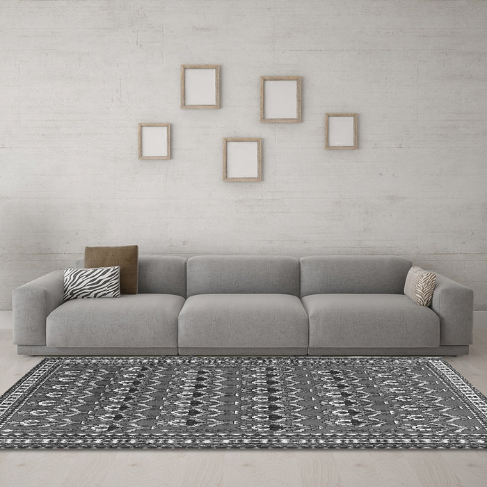 Machine Washable Persian Gray Traditional Rug in a Living Room,, wshtr1143gry