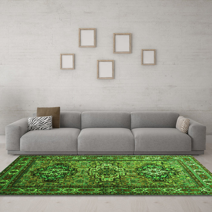 Machine Washable Persian Green Traditional Area Rugs in a Living Room,, wshtr1144grn