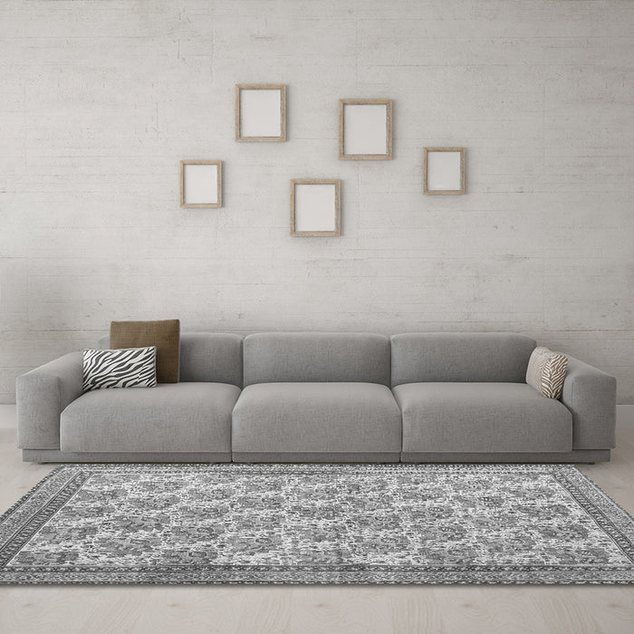Machine Washable Persian Gray Traditional Rug in a Living Room,, wshtr1145gry