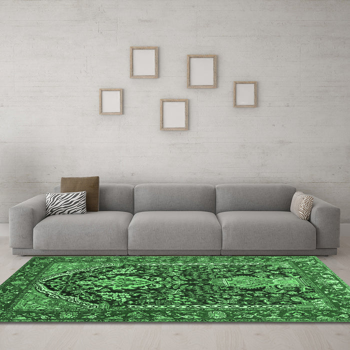 Machine Washable Persian Emerald Green Traditional Area Rugs in a Living Room,, wshtr1146emgrn