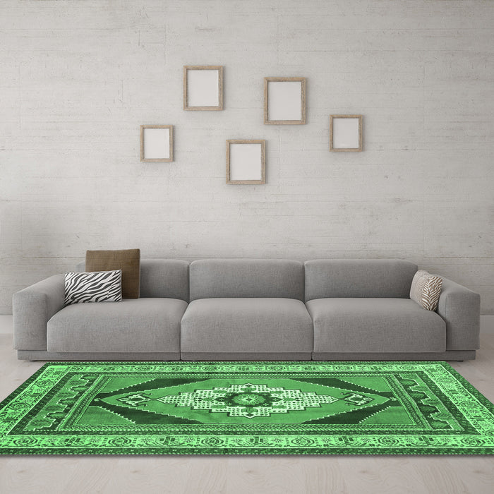 Machine Washable Medallion Emerald Green Traditional Area Rugs in a Living Room,, wshtr1148emgrn