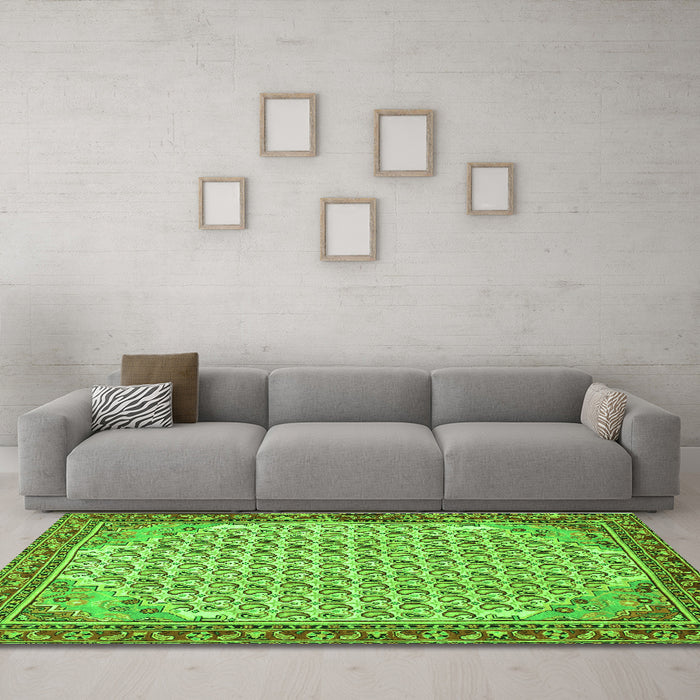 Machine Washable Persian Green Traditional Area Rugs in a Living Room,, wshtr114grn