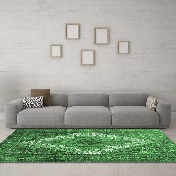 Machine Washable Medallion Emerald Green Traditional Area Rugs in a Living Room,, wshtr1150emgrn