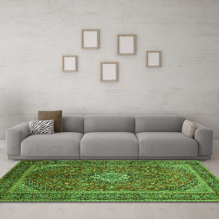 Machine Washable Persian Green Traditional Area Rugs in a Living Room,, wshtr1153grn