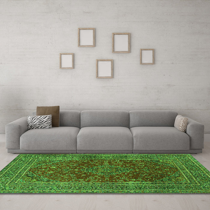Machine Washable Medallion Green Traditional Area Rugs in a Living Room,, wshtr1156grn