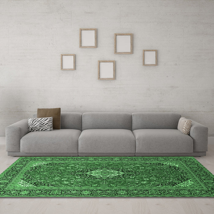 Machine Washable Medallion Emerald Green Traditional Area Rugs in a Living Room,, wshtr1157emgrn