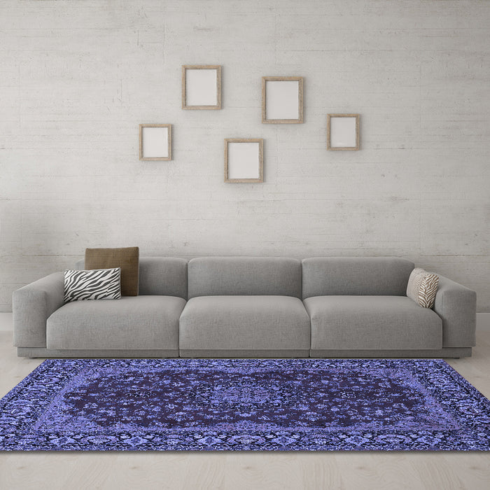 Machine Washable Medallion Blue Traditional Rug in a Living Room, wshtr115blu