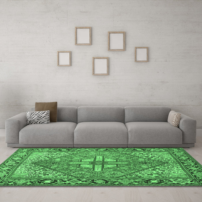 Machine Washable Persian Emerald Green Traditional Area Rugs in a Living Room,, wshtr1161emgrn