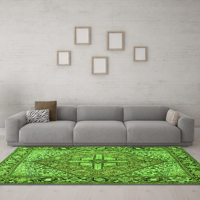 Machine Washable Persian Green Traditional Area Rugs in a Living Room,, wshtr1161grn
