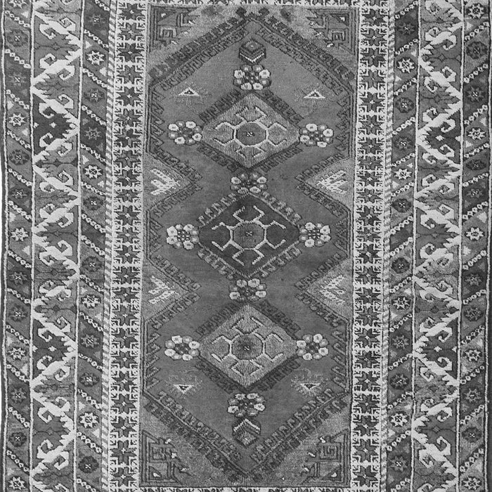 Serging Thickness of Machine Washable Persian Gray Traditional Rug, wshtr1162gry