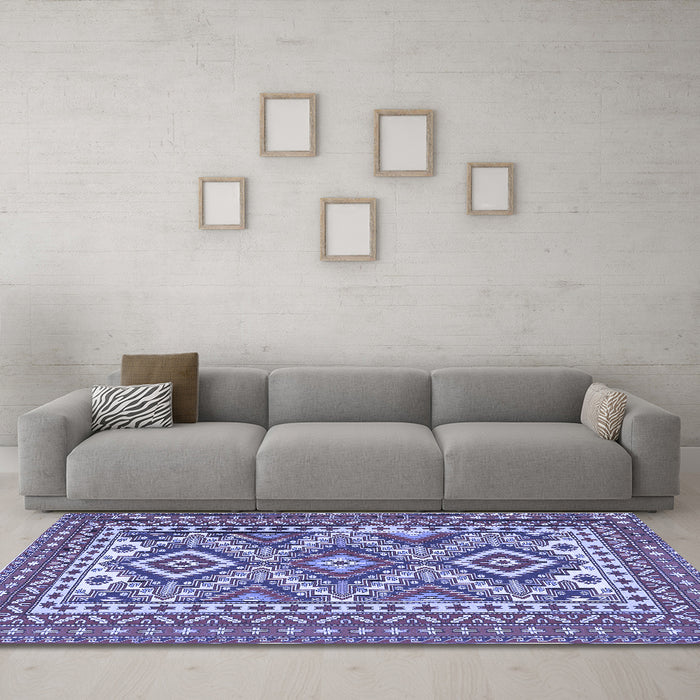 Machine Washable Persian Blue Traditional Rug in a Living Room, wshtr1163blu