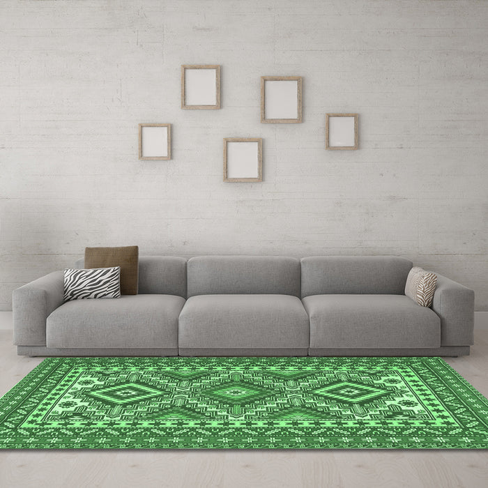 Machine Washable Persian Emerald Green Traditional Area Rugs in a Living Room,, wshtr1163emgrn