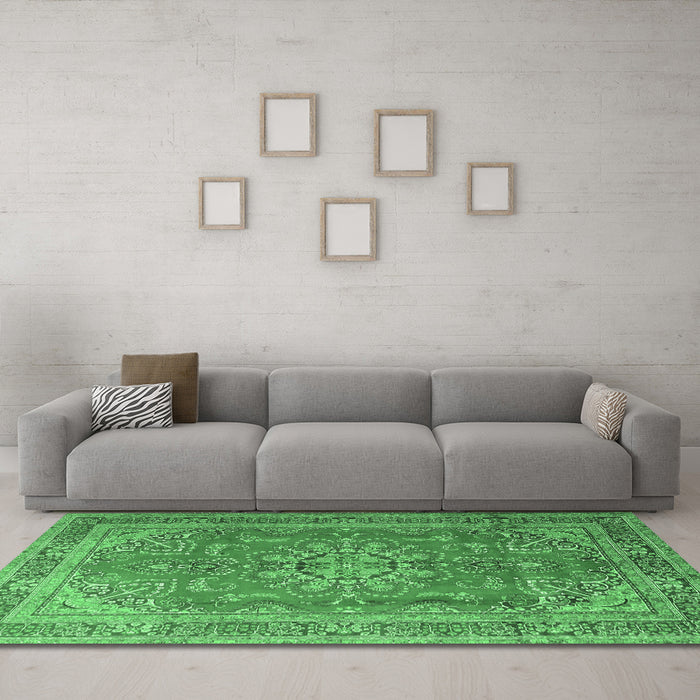 Machine Washable Medallion Emerald Green Traditional Area Rugs in a Living Room,, wshtr1165emgrn