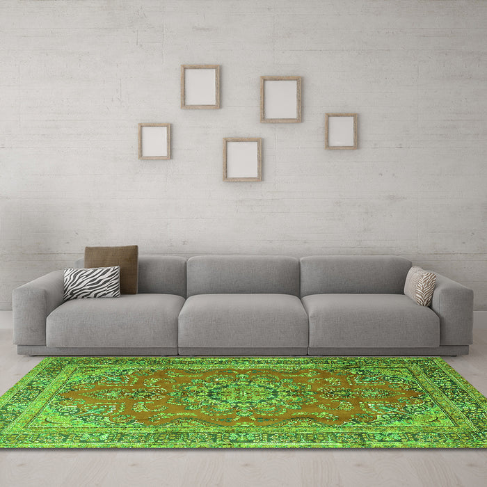 Machine Washable Medallion Green Traditional Area Rugs in a Living Room,, wshtr1165grn