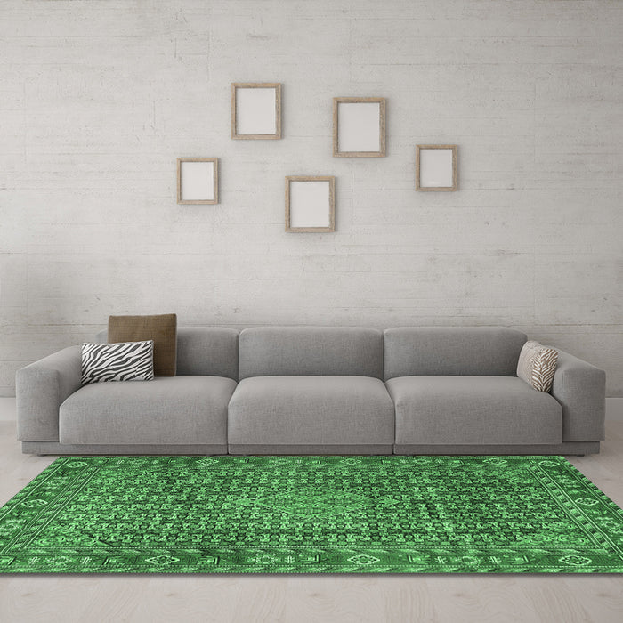 Machine Washable Persian Emerald Green Traditional Area Rugs in a Living Room,, wshtr1169emgrn