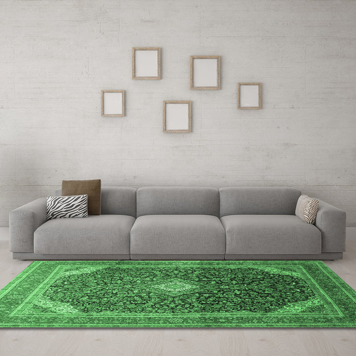 Machine Washable Medallion Emerald Green Traditional Area Rugs in a Living Room,, wshtr116emgrn