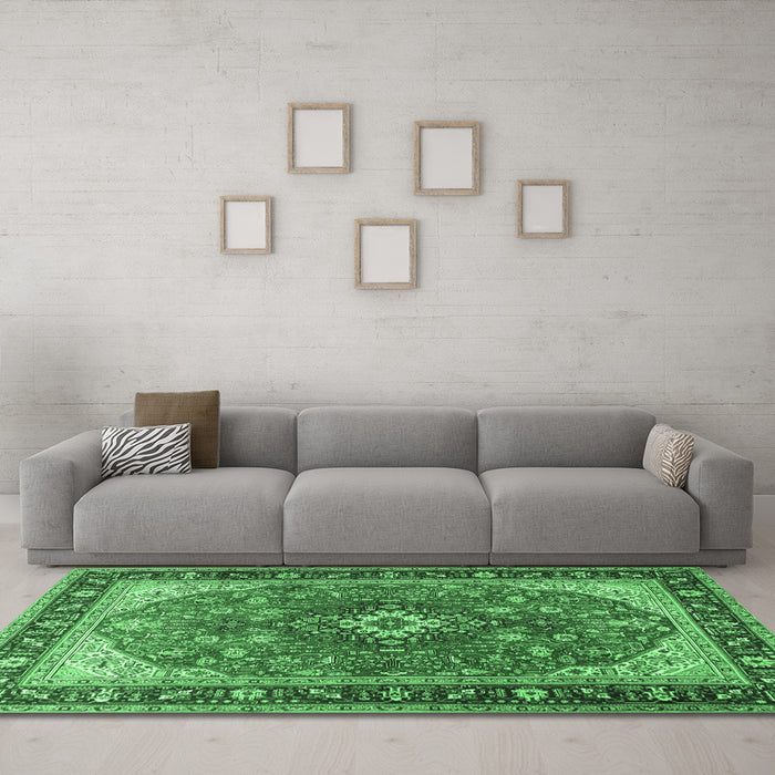Machine Washable Medallion Emerald Green Traditional Area Rugs in a Living Room,, wshtr1170emgrn