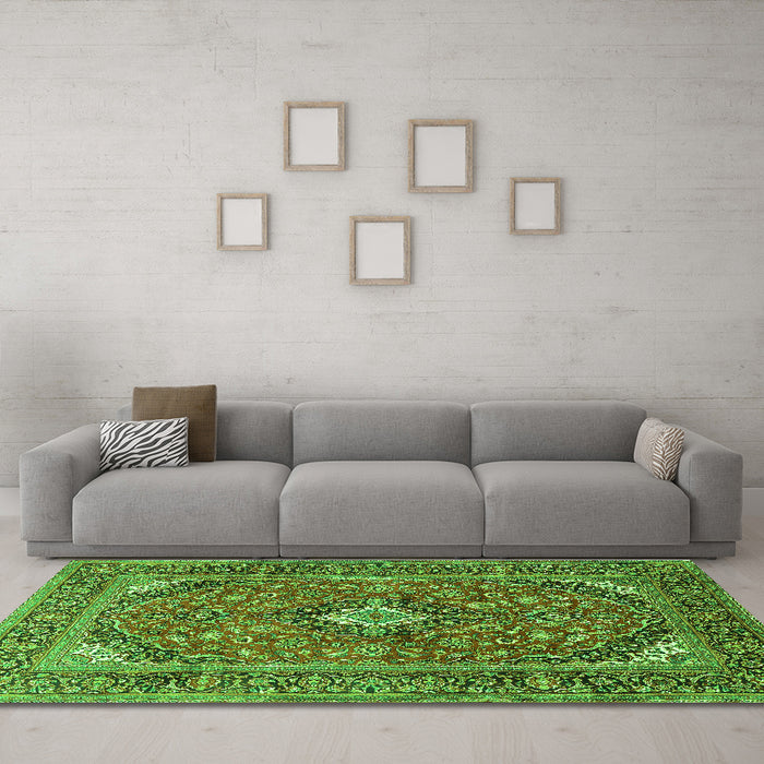 Machine Washable Medallion Green Traditional Area Rugs in a Living Room,, wshtr1171grn