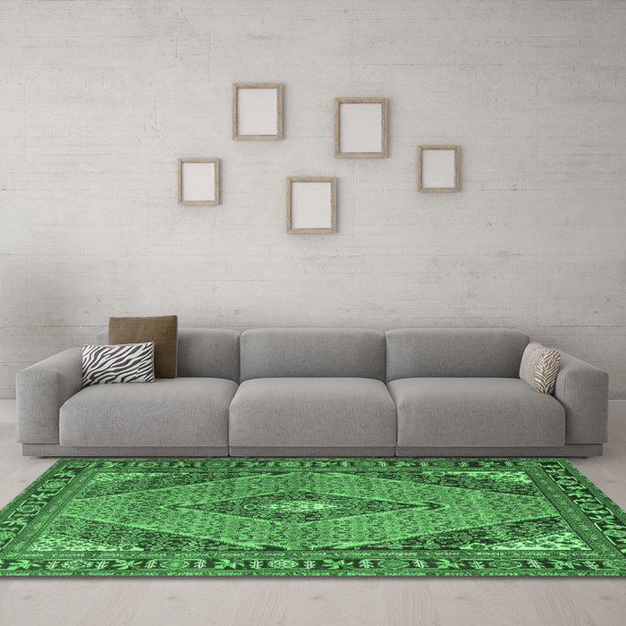 Machine Washable Medallion Emerald Green Traditional Area Rugs in a Living Room,, wshtr1172emgrn