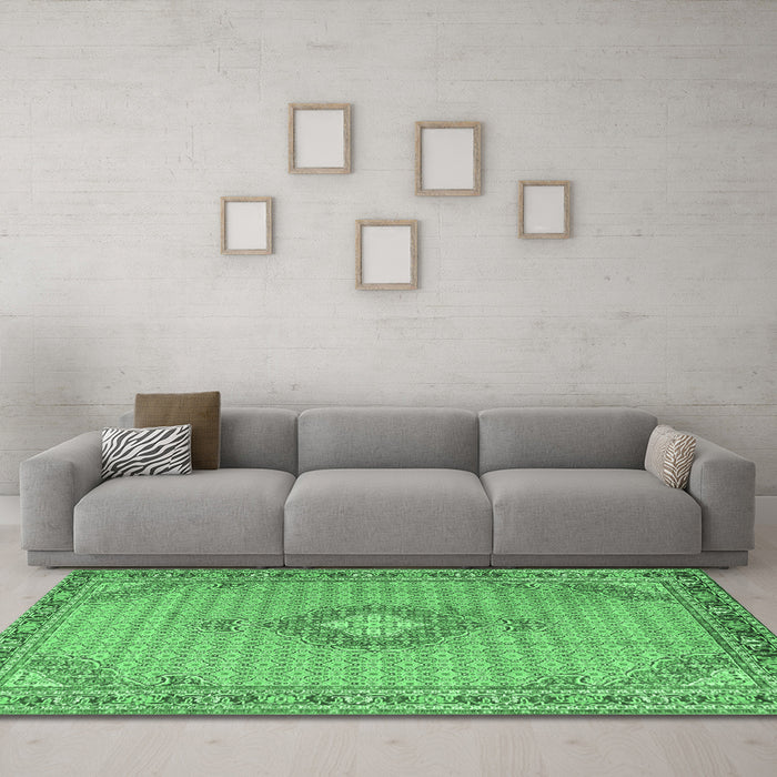 Machine Washable Medallion Emerald Green Traditional Area Rugs in a Living Room,, wshtr1173emgrn