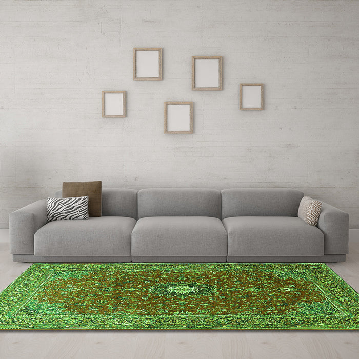 Machine Washable Medallion Green Traditional Area Rugs in a Living Room,, wshtr1174grn