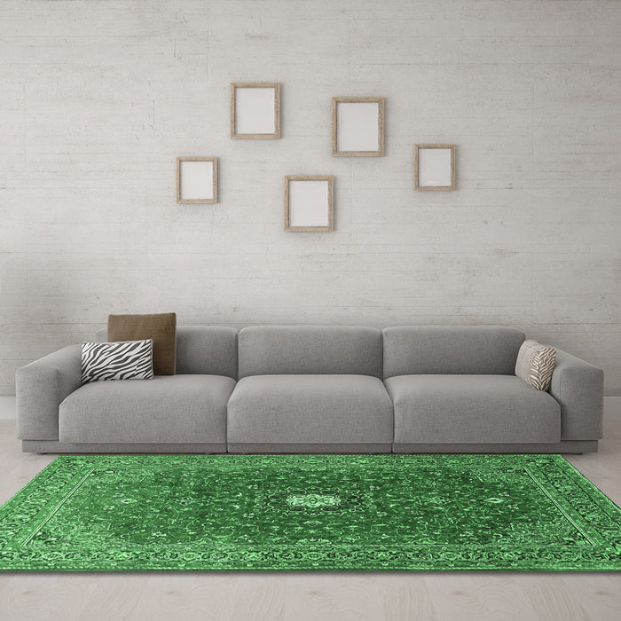 Machine Washable Medallion Emerald Green Traditional Area Rugs in a Living Room,, wshtr1174emgrn