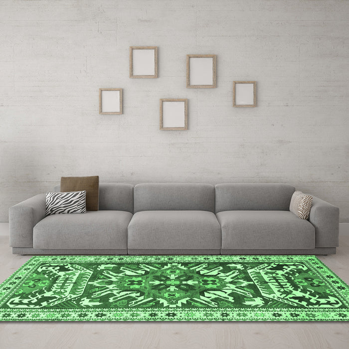 Machine Washable Persian Emerald Green Traditional Area Rugs in a Living Room,, wshtr1176emgrn