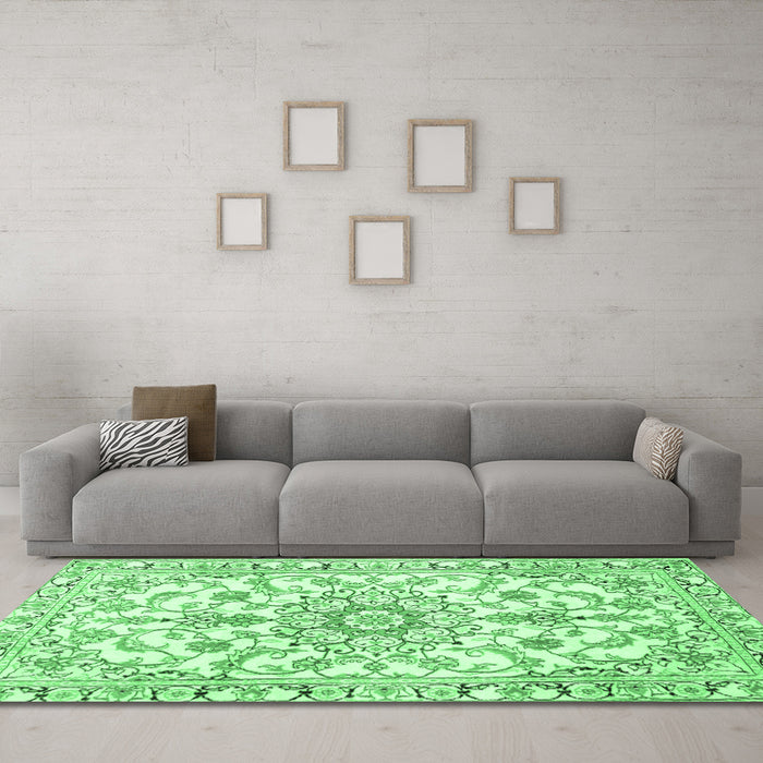 Machine Washable Medallion Emerald Green Traditional Area Rugs in a Living Room,, wshtr1177emgrn