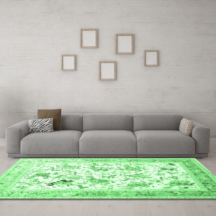 Machine Washable Animal Emerald Green Traditional Area Rugs in a Living Room,, wshtr117emgrn