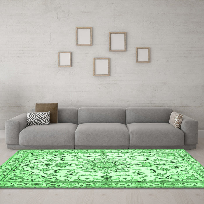 Machine Washable Persian Emerald Green Traditional Area Rugs in a Living Room,, wshtr1180emgrn
